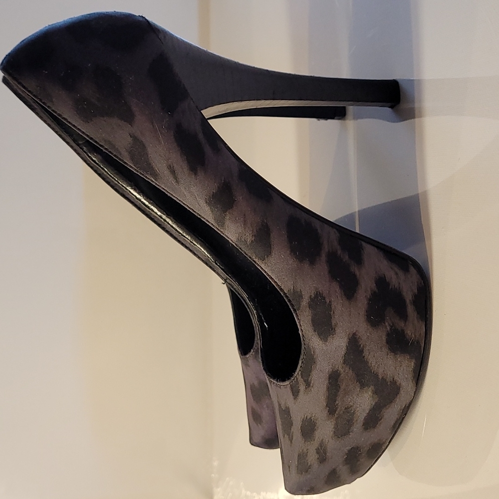 Carlos women's shoes 7.5size